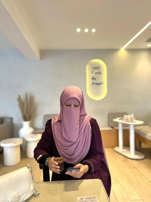 dina niqb دينا نقاب