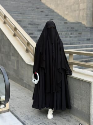 الوشاح التندة الأسود